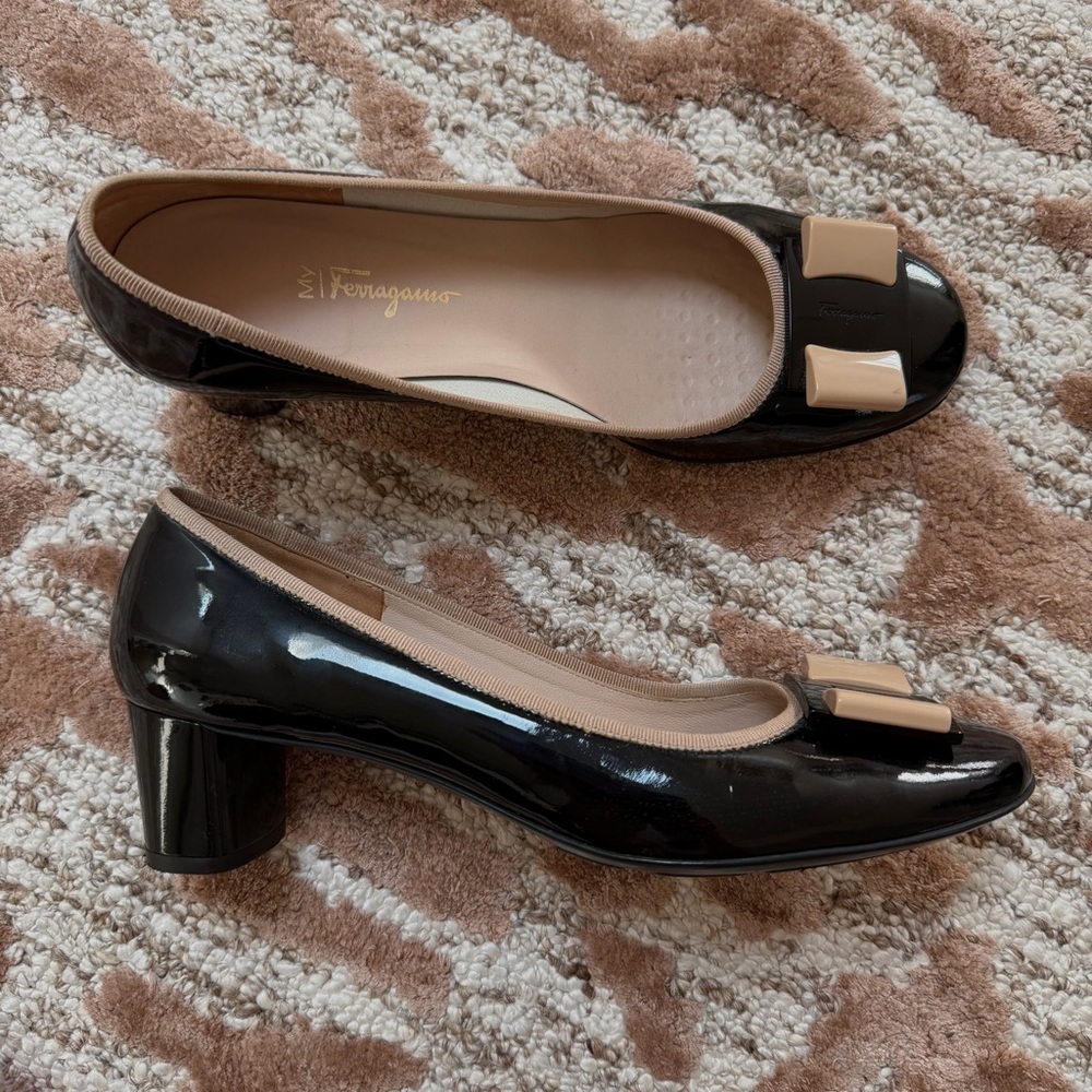 Salvatore Ferragamo “My Flair” Bow Patent Leather Pumps – Black – Size 9.5